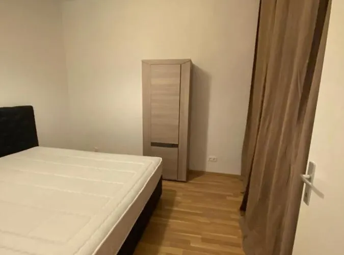 Niceapartmenthollergasse 8